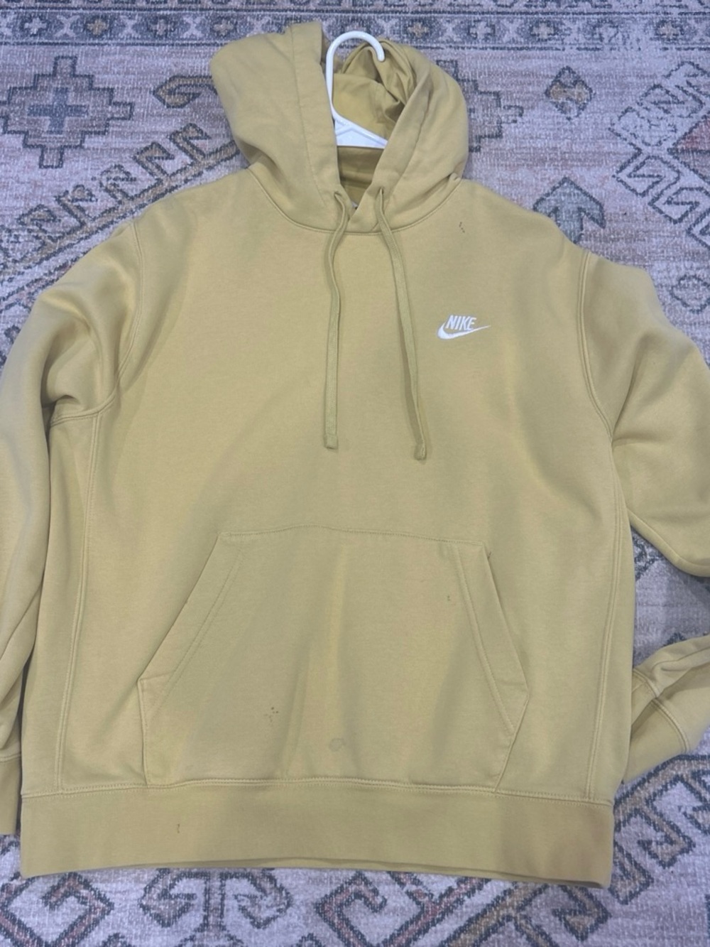 Nike Men’s Pullover Hoodie in Olive